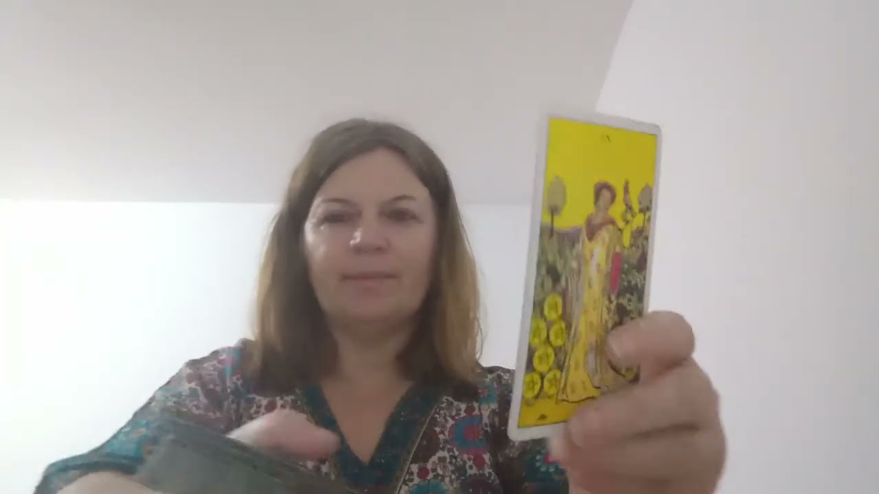 Este mai tanar decat tine si nu-i pasa de varsta ta! A vazut ce altii nici n-au observat!!