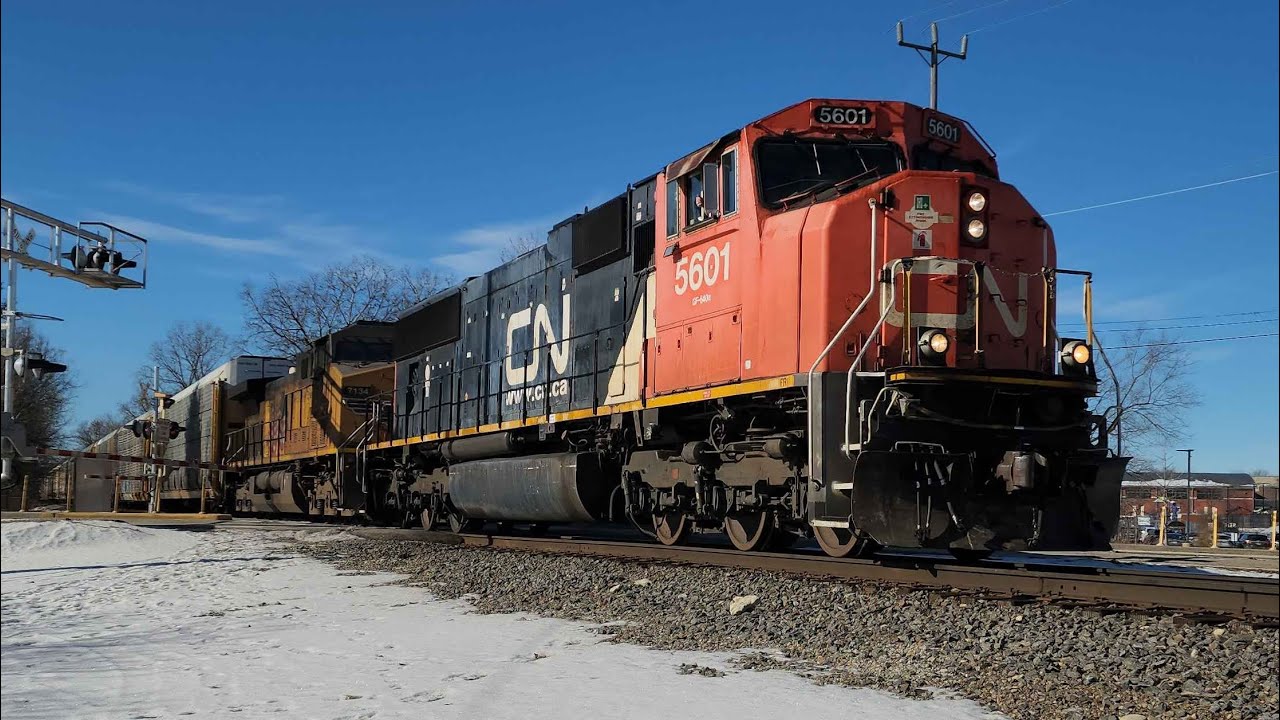 Barrington Railfanning FT. UP Grain Train, METX 104, CN SD75Is, And Much More - 2/7/26