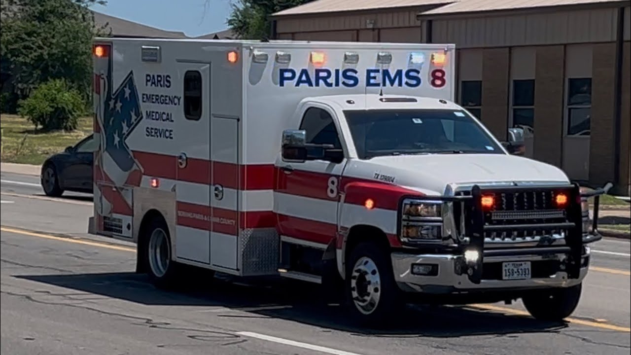 Paris, Texas Paris EMS New Medic 8 Responding