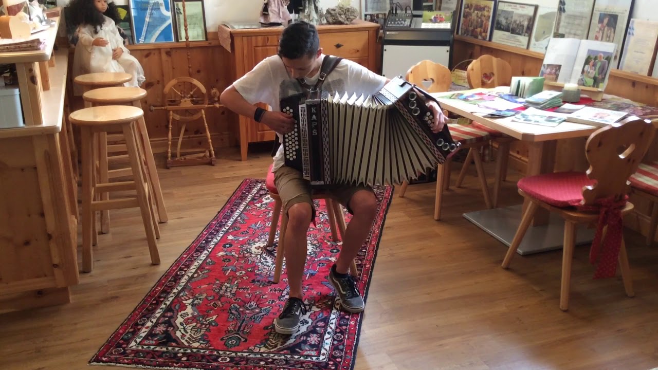 Walzer für Johann von Klemen Roser gespielt von Mathias Unterkircher