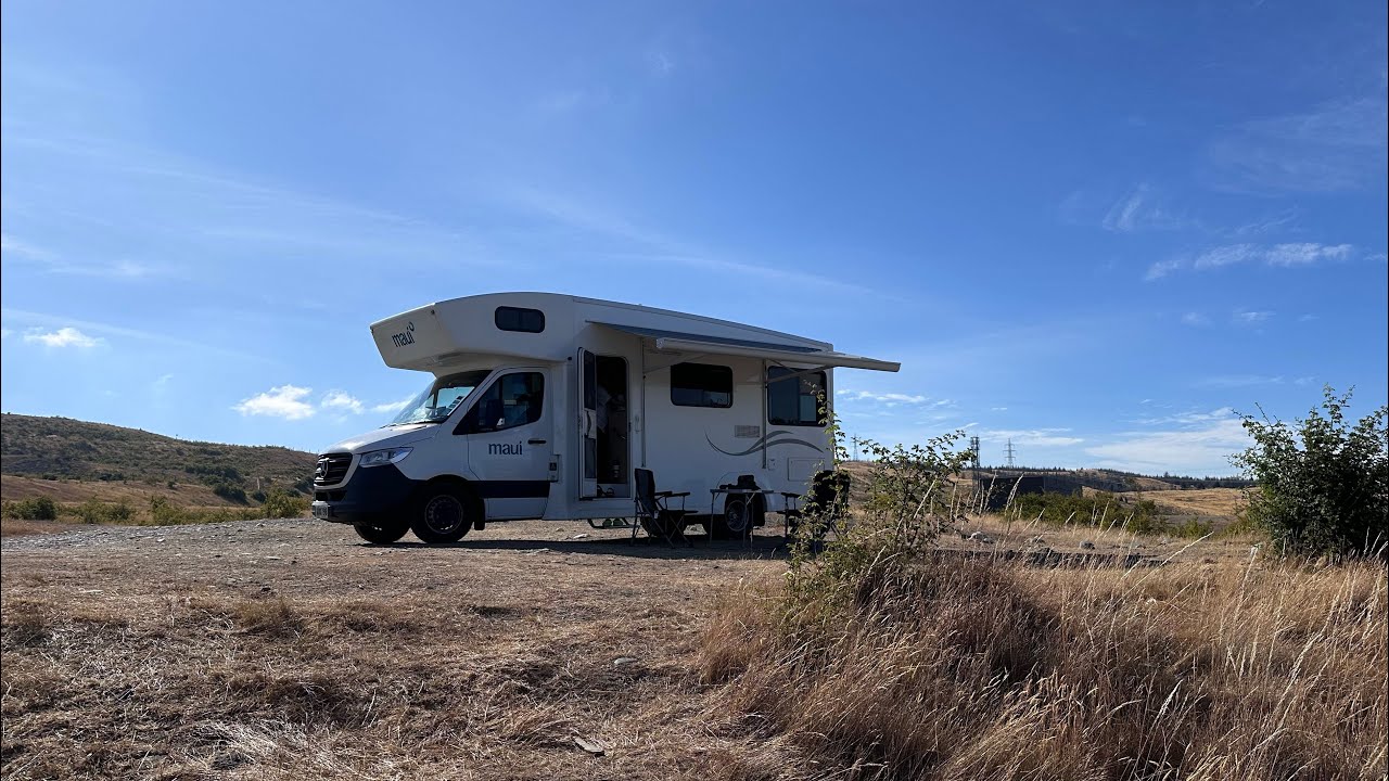 New Zealand Campervan Tour: Maui River 6 Berth (for 6 people)