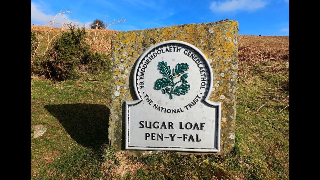 sugar loaf / brecon beacons hiking
