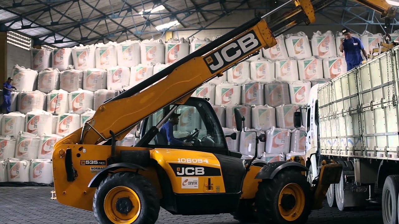 Manipulador telescópico JCB - Indústria indoor