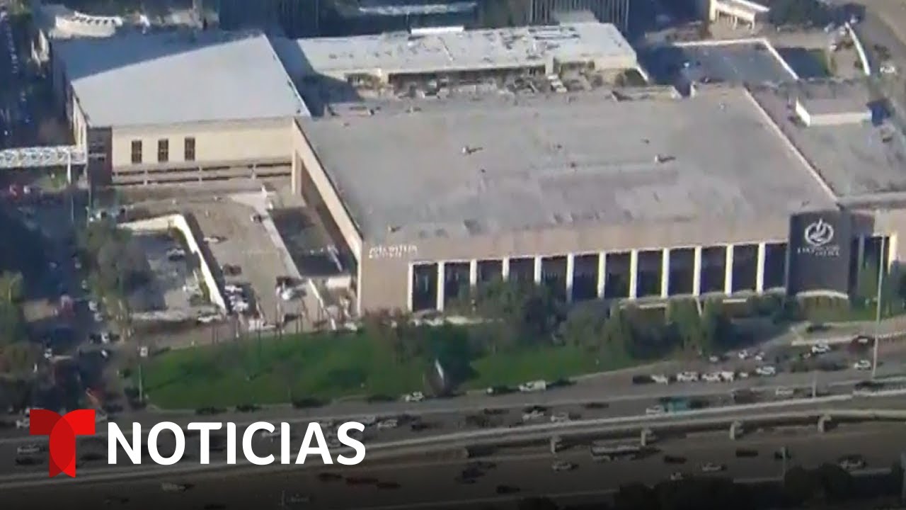 Una mujer abre fuego dentro de una iglesia en Houston, Texas | Noticias Telemundo