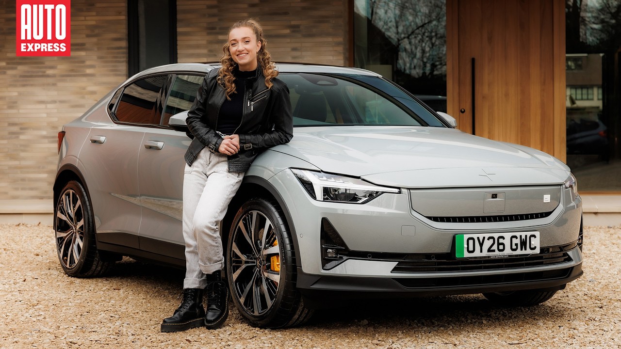 Polestar 2 отличается стилем, просторным салоном и невероятным запасом хода от батареи.