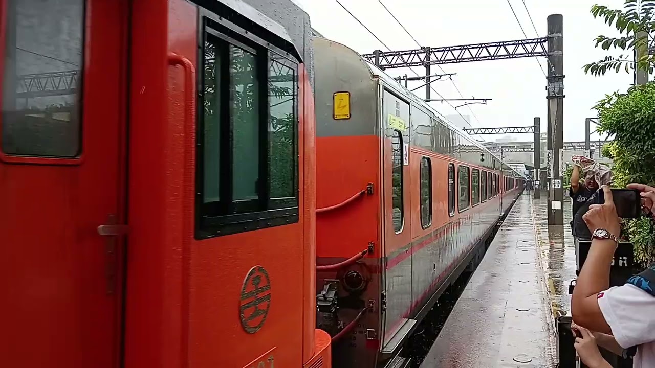 [大雨滂沱，新車啟動]121次 e500型 自強號 新竹站出站