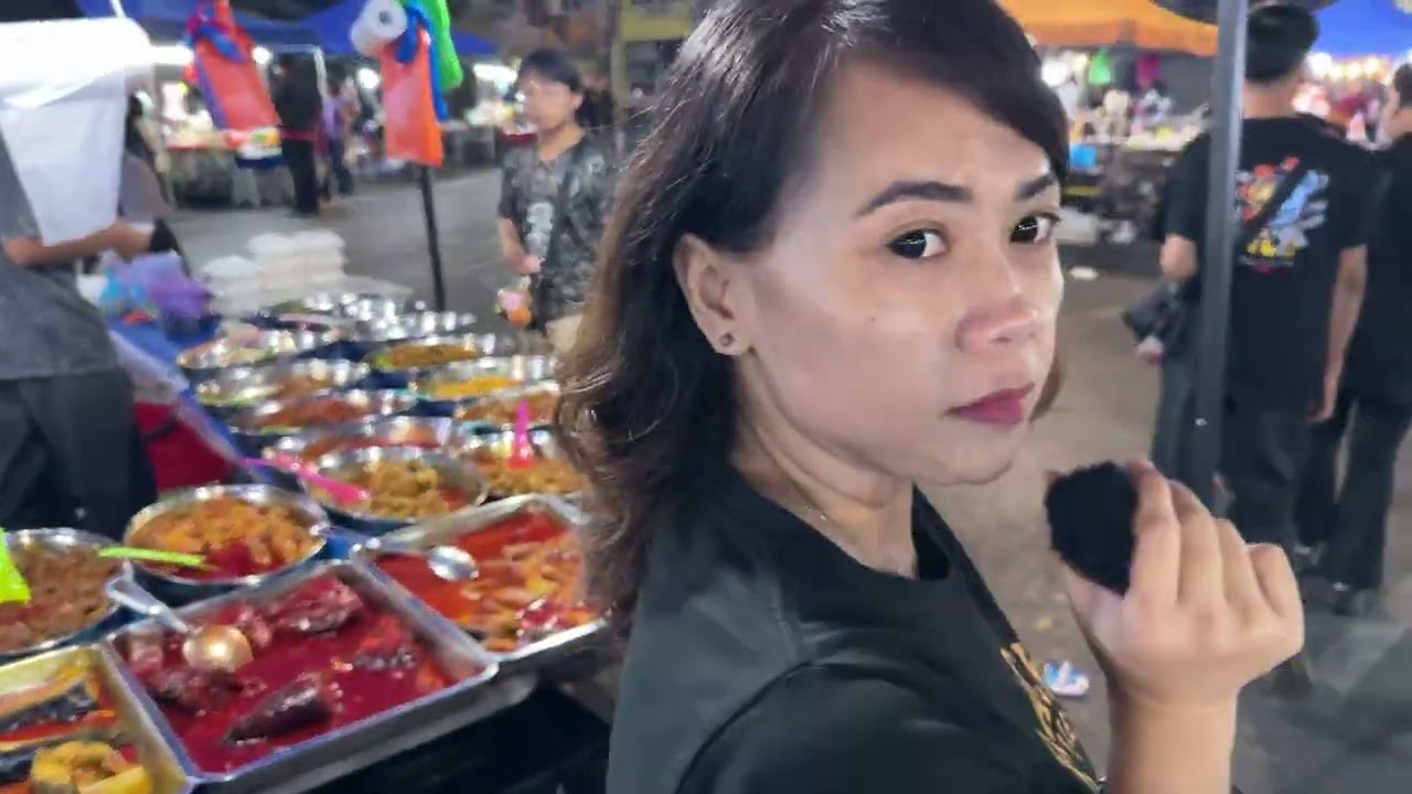 Pasar malam sibu. Nama utai bisi?