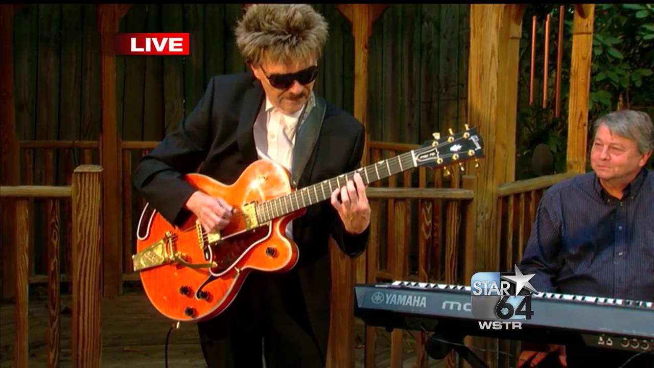 Northern Kentuckian Ray Cummins featured in Vintage Guitar magazine