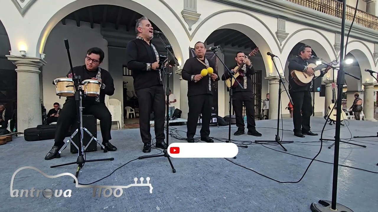 Presentación en el Zócalo de Veracruz, Lágrimas Negras - Antrova 1100  #trio #cuarteto #mariachi #se