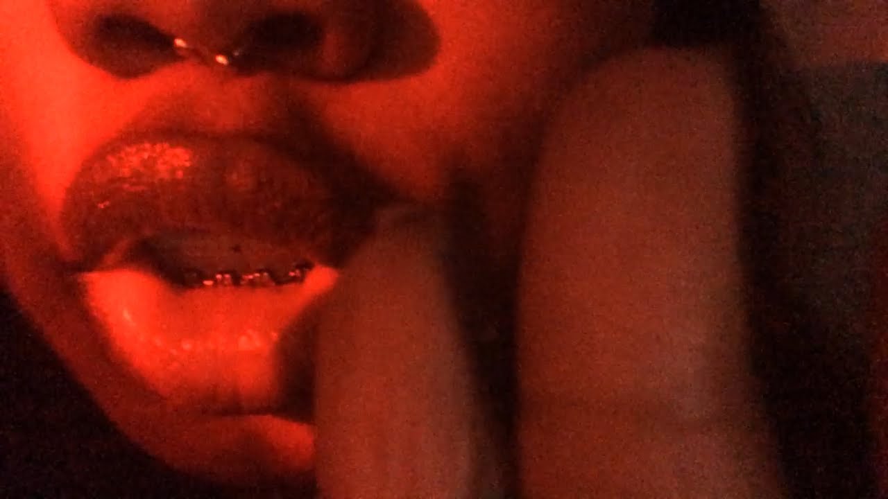 (super lofi iPhone 5 asmr) camera adjusting 