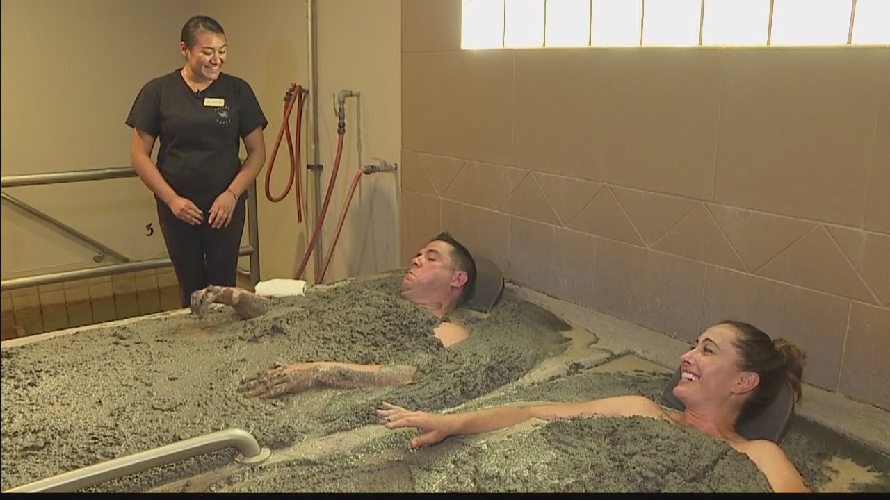 Trini and John get down and dirty – Calistoga Mud Bath