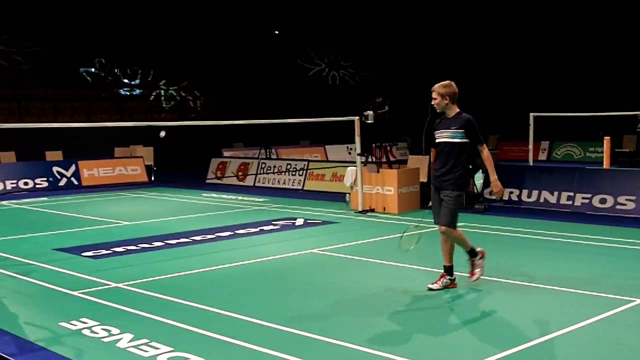 Victor Axelsen practice with Wong Choon Han