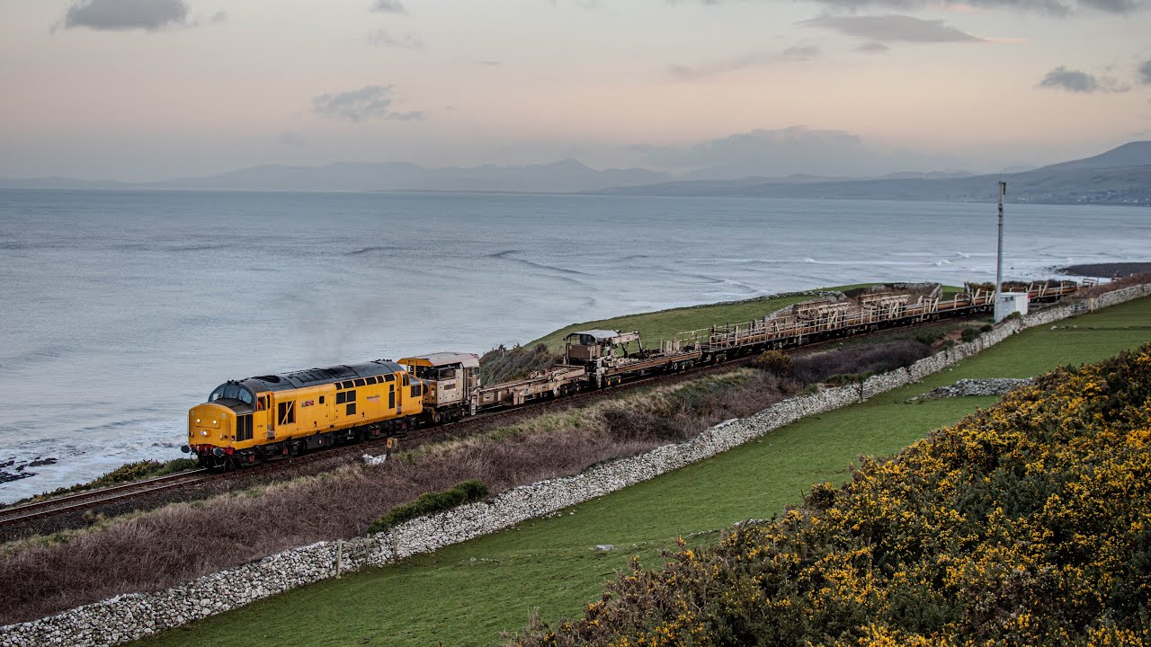 Rails for Wales - Network Rail 97303 & 97304 Storm East on 6C77 25/01/26