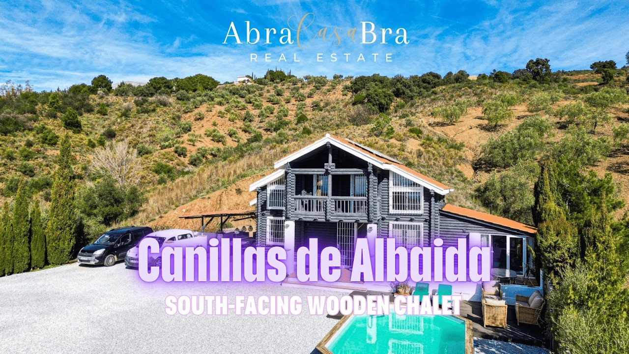 Charming south-facing wooden chalet with amazing views in Canillas de Albaida - Málaga