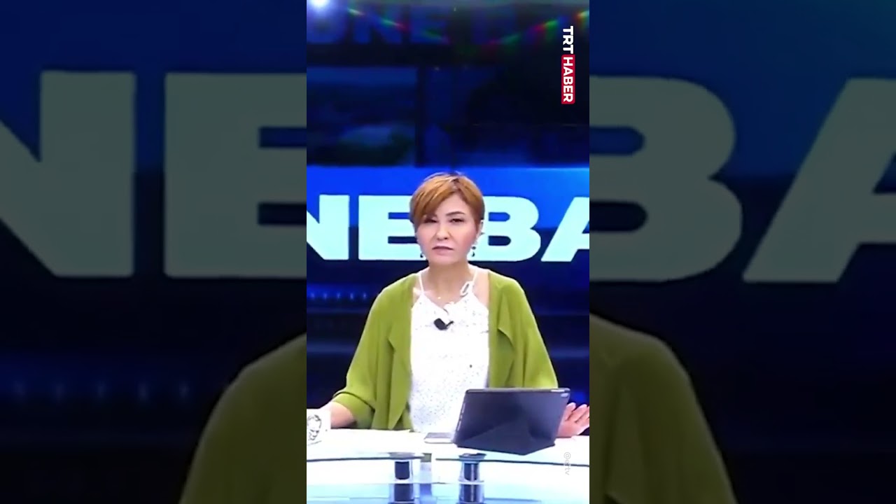 Deprem anı Malatya&rsquo;daki bir yerel televizyon canlı yayınına b&ouml;yle yansıdı.