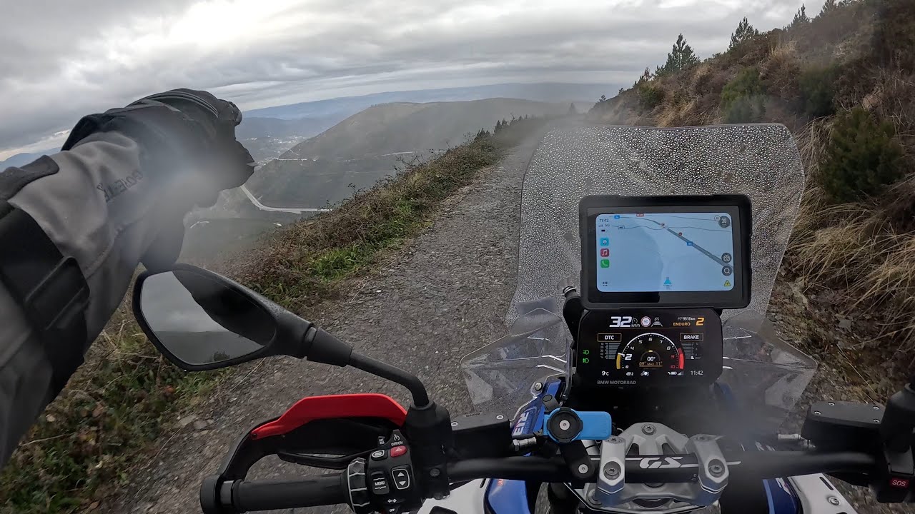 BMW R1300 GSA on a narrow mountain road #bmwmotorrad #bmwr1300gsadventure 