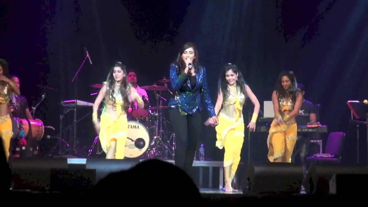 Sheya Ghoshal Live - Chikni Chameli HD