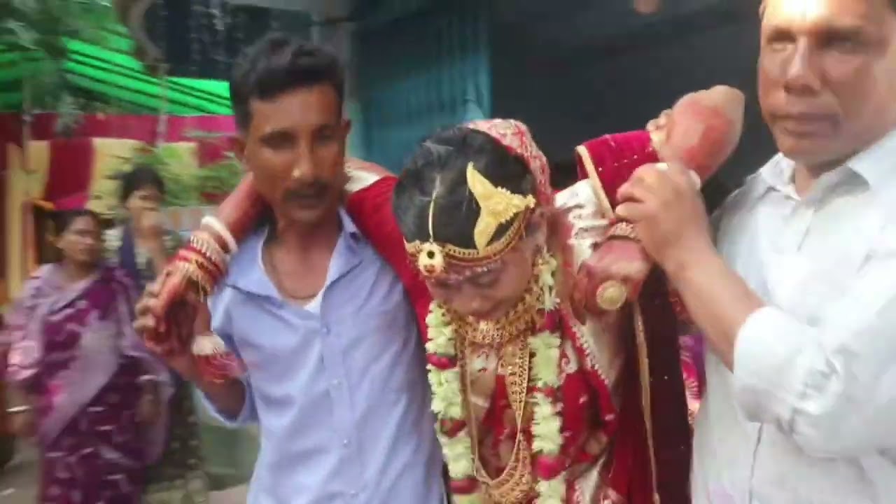 এই সময়টা সব মেয়েদের অনেক কষ্টের 😭😭🥹