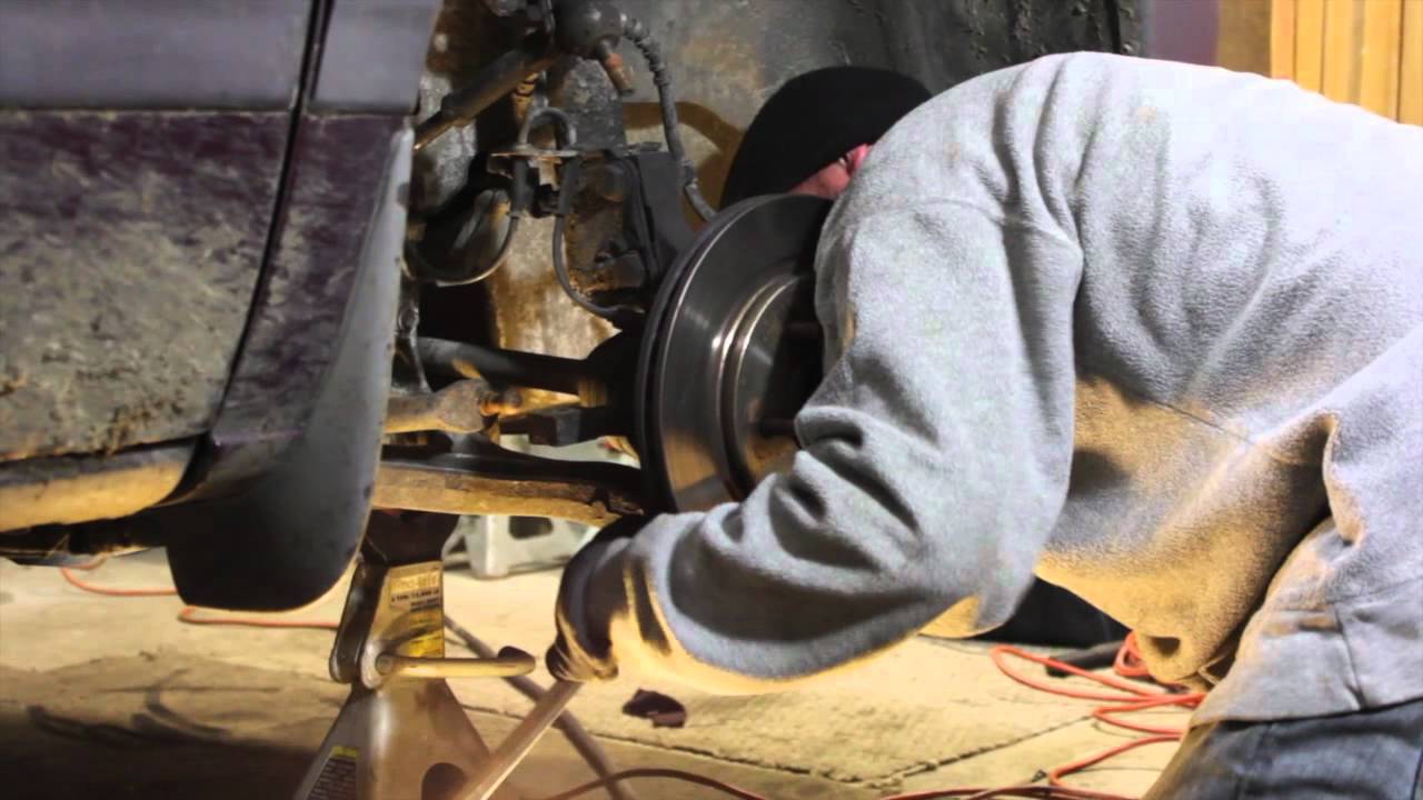 Broken Sway Bar Link Removal & Replacement (Dodge Caravan 96-07 Chrysler Town and Country))