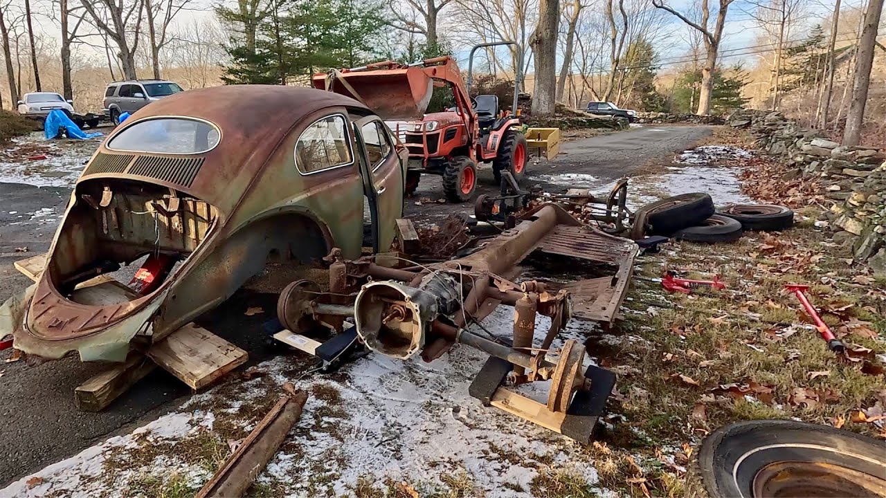 FREE OLD CAR - Oval VW Beetle Rescue | Removing the Twisted Body off the Karmann Ghia Chassis.