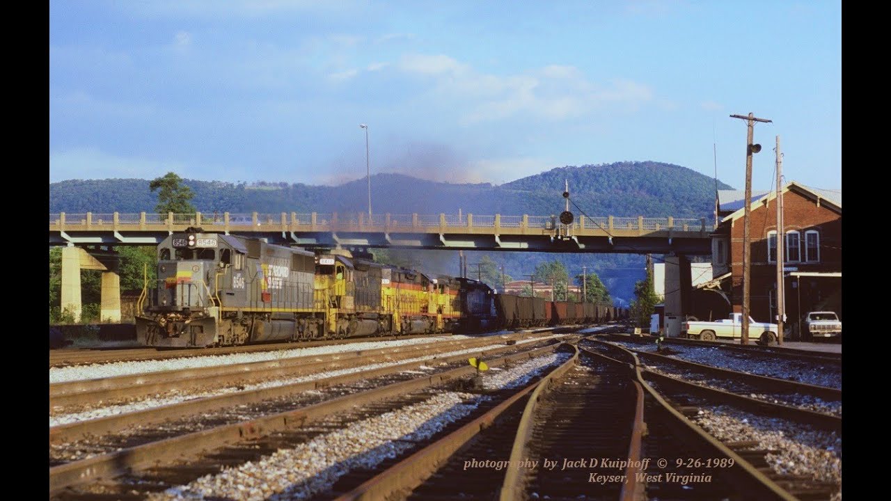 Train ROARS up B&O's famed 17 Mile Grade. 9/26/1989