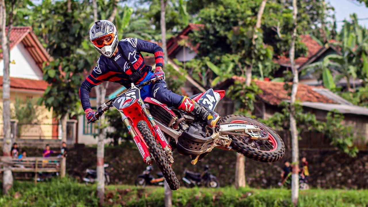 ADI CETO MENGHIBUR WARGA!!!