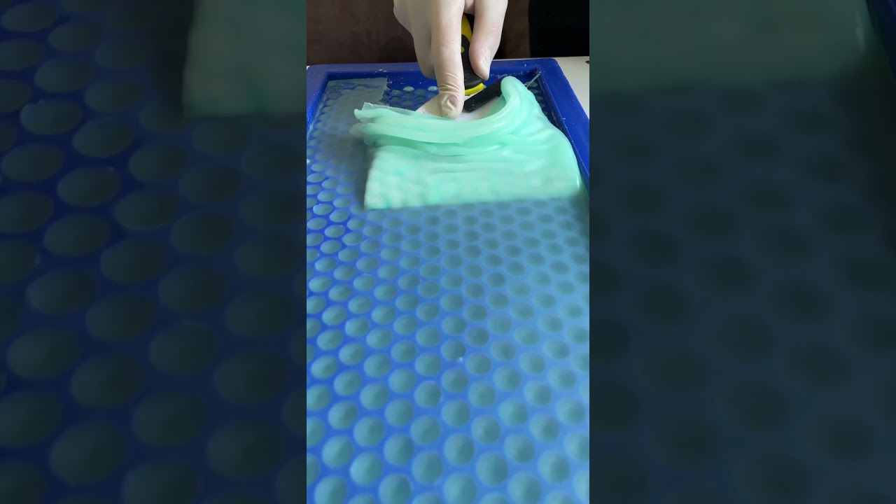 OCEAN BLUE WAX SCRAPING 🐠🌊 #asmr #asmrsounds #relax #satisfying #asmrsound #relaxing