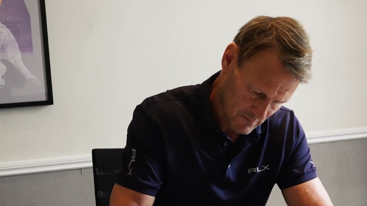 Teddy Sheringham's signing session with A1 Sporting Memorabilia!