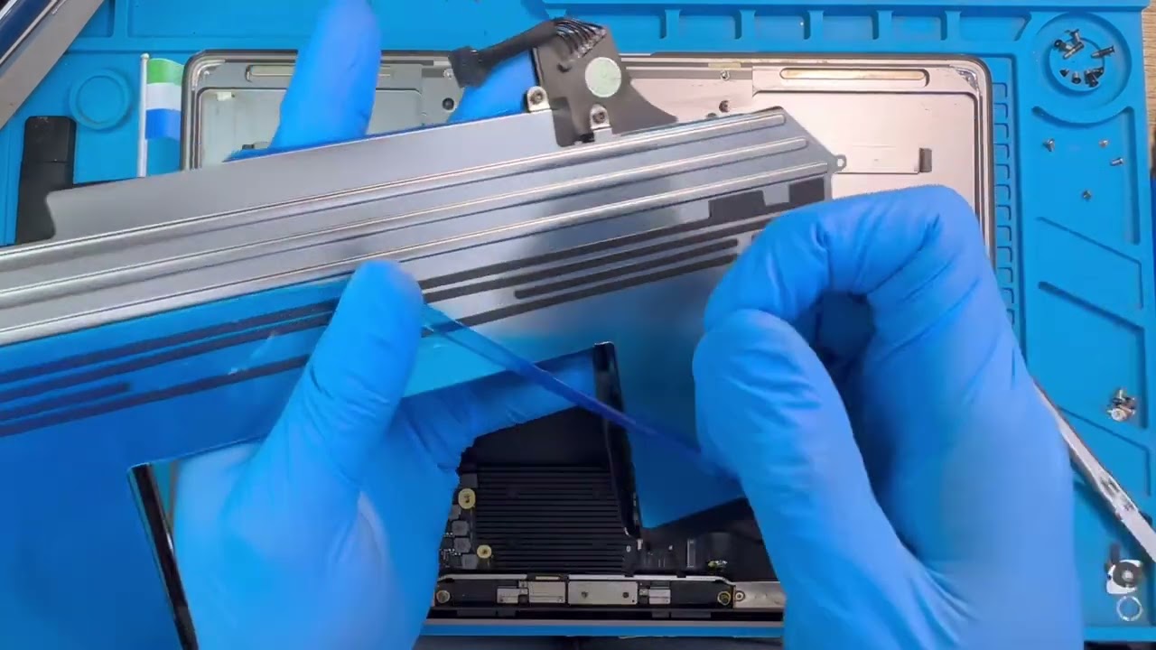 Замена аккумулятора MacBook Air 2020 / A2179