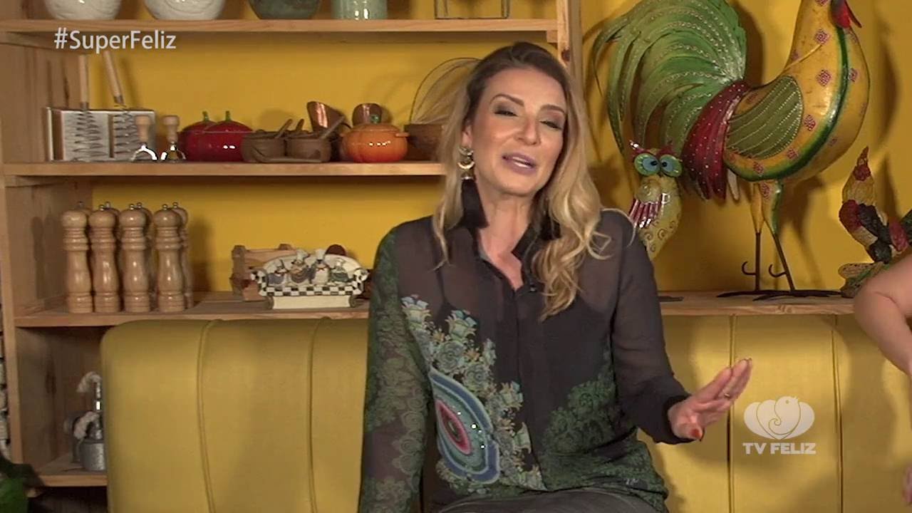 Bianca Pagliarin entrevista a comunicadora Priscilla Freire.