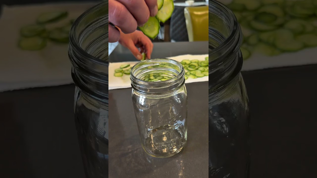 Огуречный салат (Ag&oslash;rgesalat) идеально подходит в качестве начинки для сэндвича с лососем.