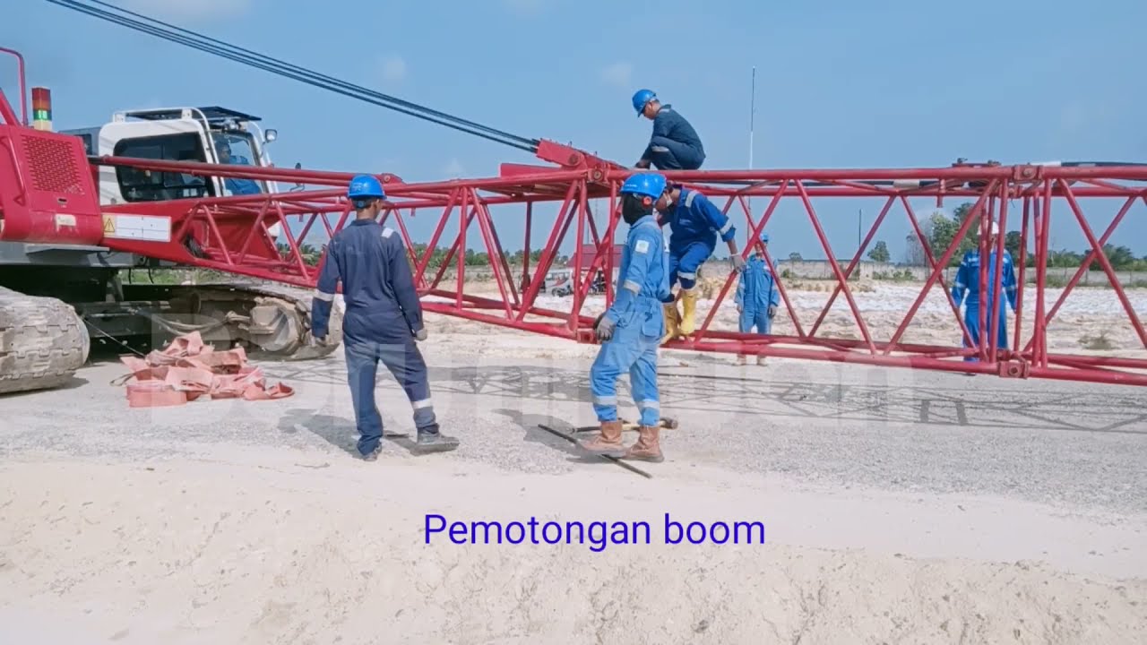 Pemotongan boom crane, bongkar habis counter weight