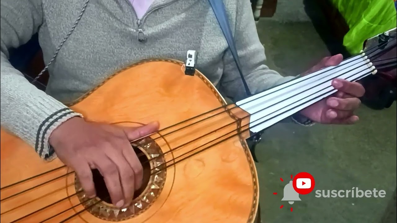 LA GRAN SEÑORA (JENNI RIVERA) GUITARRON (IMPROVISACION)