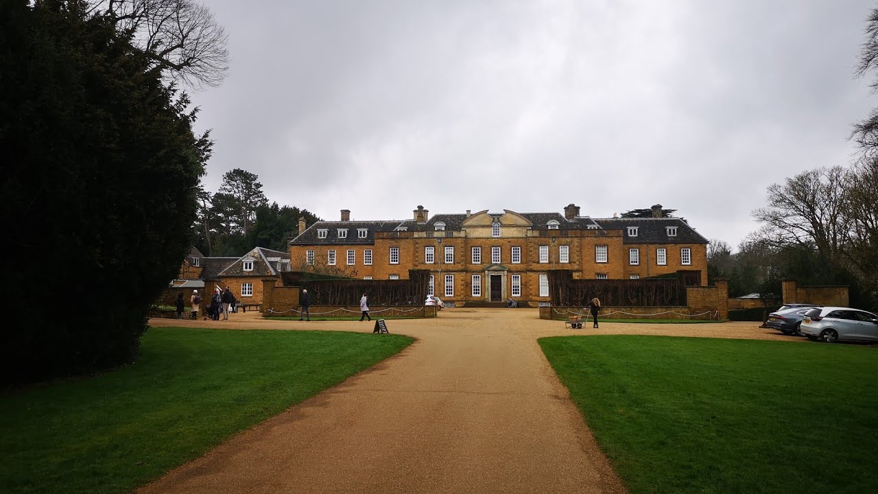 UPTON HALL : Amazing art and music in a 17th century Warwickshire house. One of the best galleries.