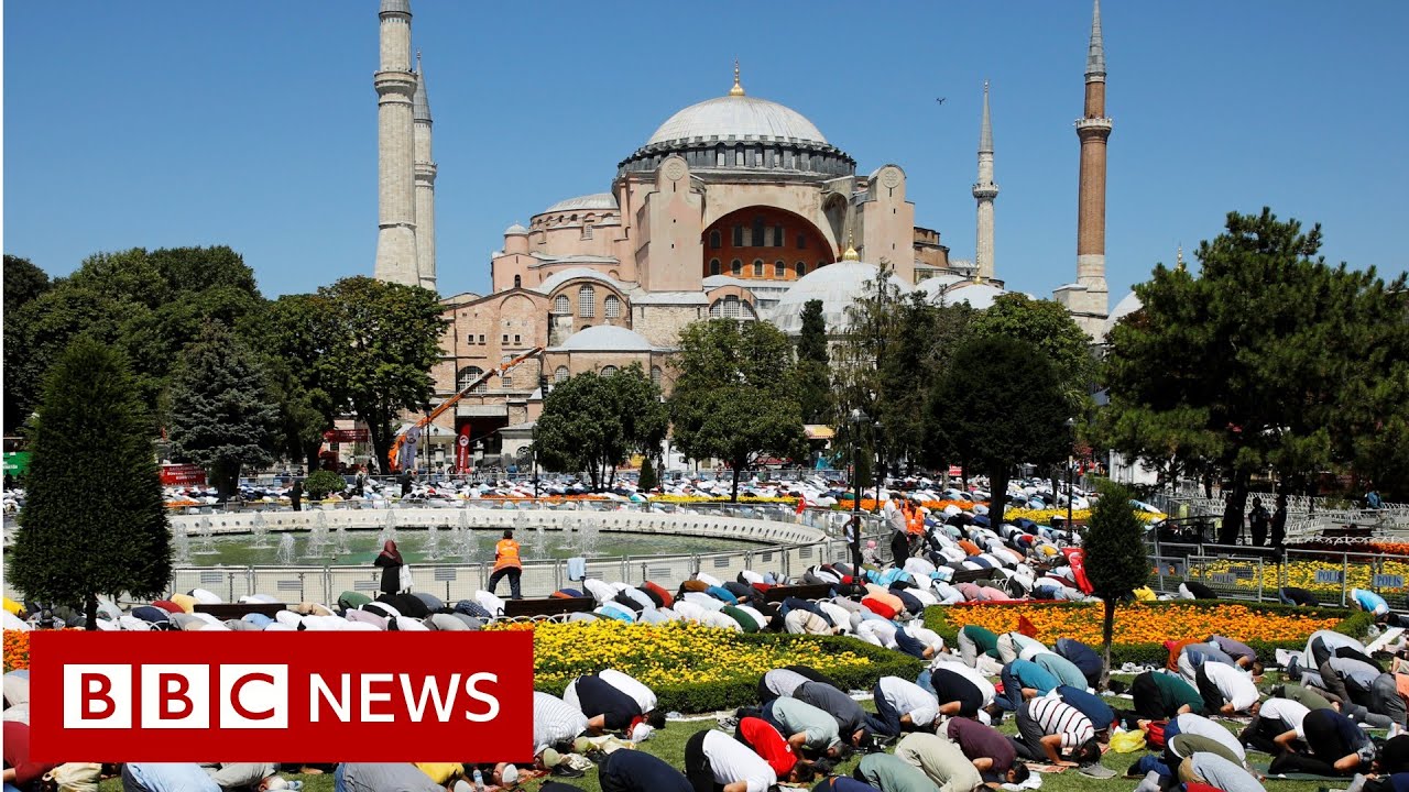 Hagia Sophia: Former Istanbul museum welcomes Muslim worshippers - BBC News