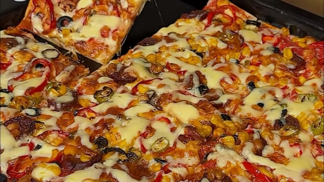 Hamur Yoğurma Yok Sadece İki Adet  Yufka İle Bir Tepsi Pizza Yaptım Kahvaltılık Tarifleri