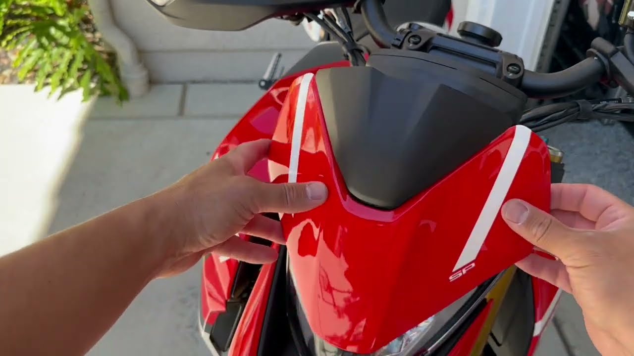 2023 Ducati Hypermotard 950 SP | LED Bulb Install Video!