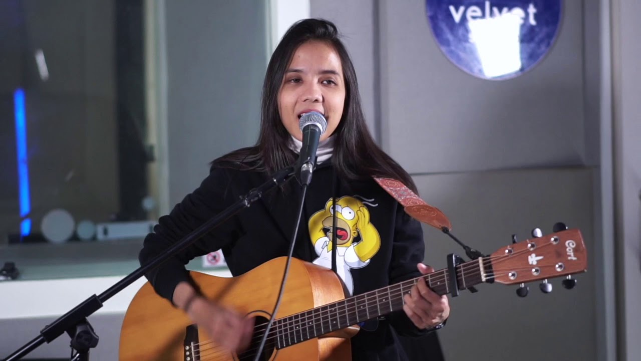 NADYA FATIRA - Penyendiri