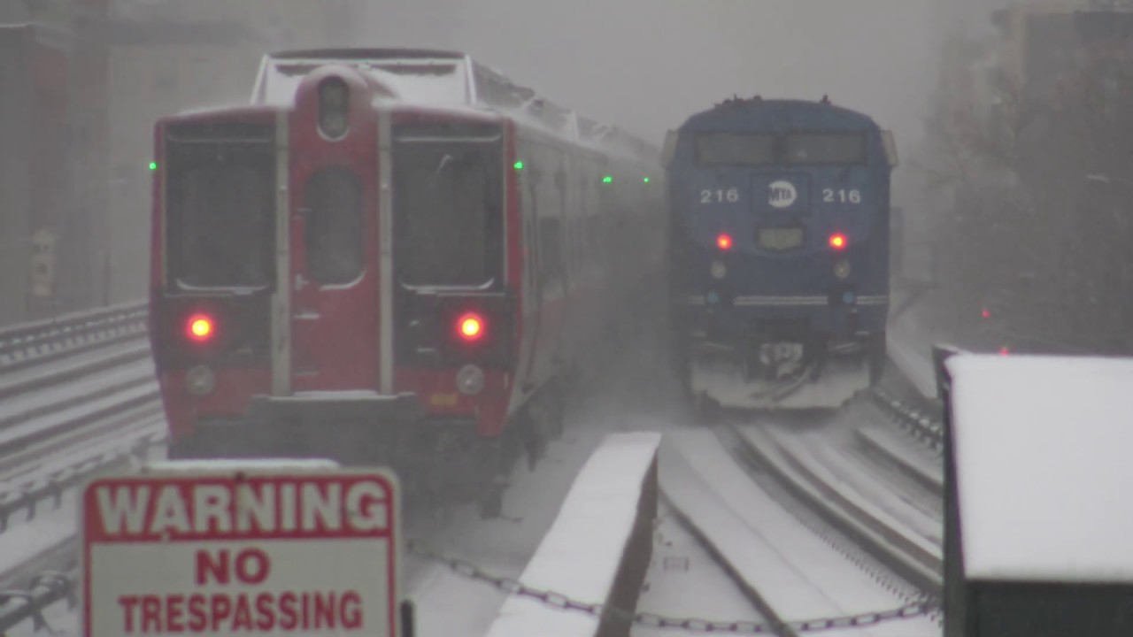 (4K) Metro North Snow Storm Railfanning at Harlem - 125th Street
