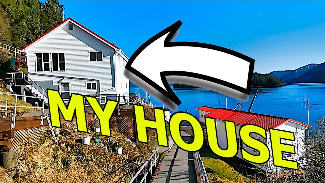 Lighthouse Keeper Gives a tour of Where he Lives!