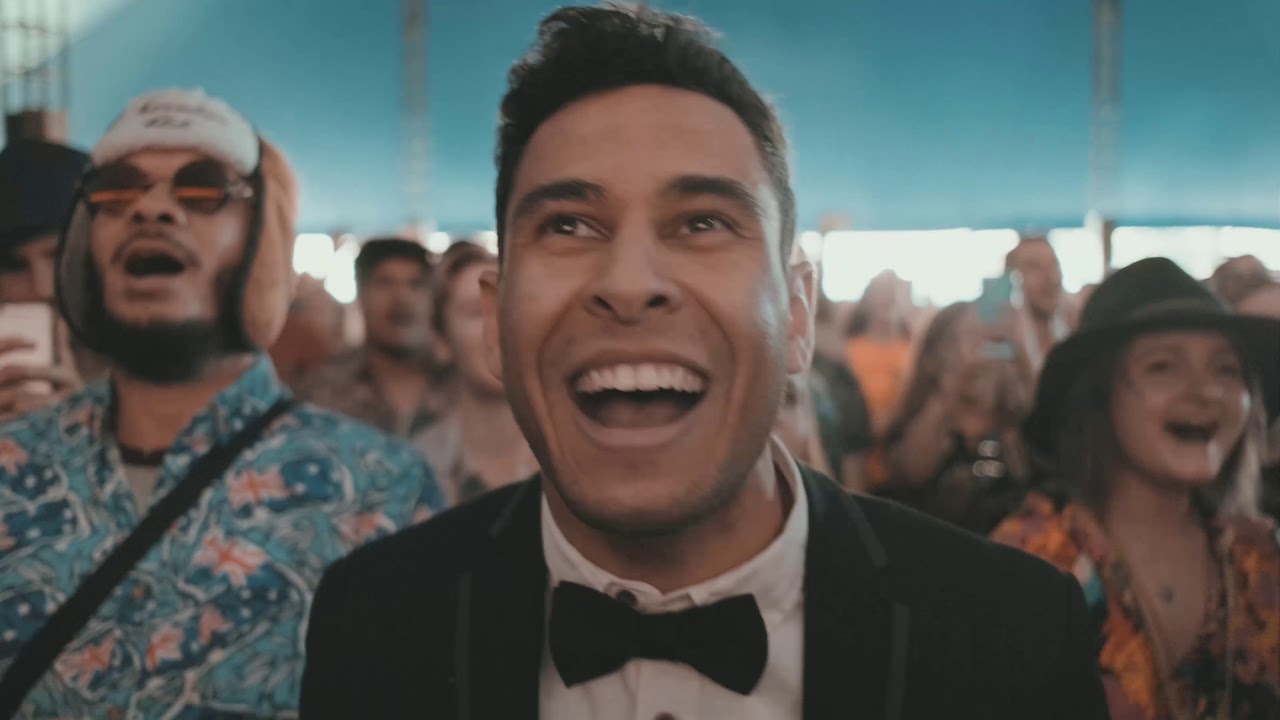 'Roll Up Your Sleeves' feat Meg Mac - Pub Choir at Splendour in the Grass