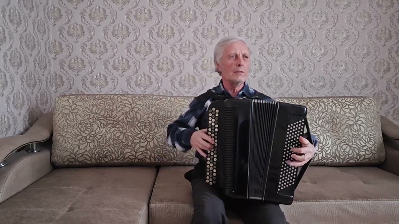 Самоучка. Ноты не знаю. Предоставляю свою версию песни КОРОБЕЙНИКИ