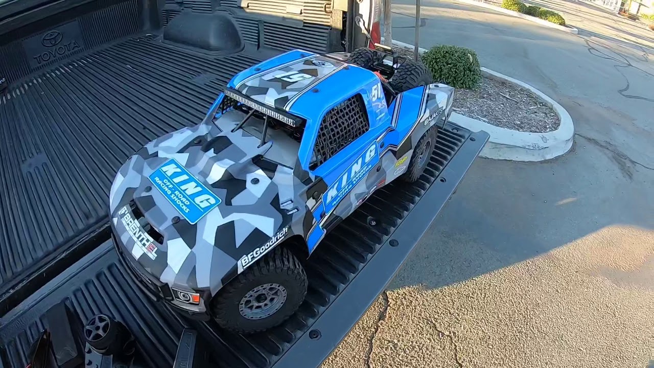 Losi Super Baja Rey 2.0 quick unboxing, speed run on 6s and 8s