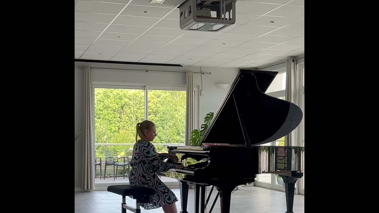 Безкровная Леона,10 лет. К.Дебюсси “Doctor gradus ed Parnassum” 