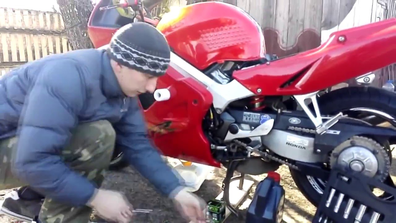 Honda VFR 800 - замена масла и фильтра
