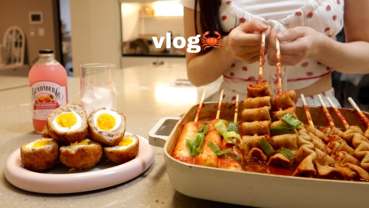 vlog | 마트에서 장보고 매운 어묵과 🦀 바삭한 스카치에그 만들어먹는 집순이 일상, 귀여운 후라이팬 사고 도시락으로 메밀 김밥, 시원한 냉면과 묵은지말이로 여름 맞이 🍉