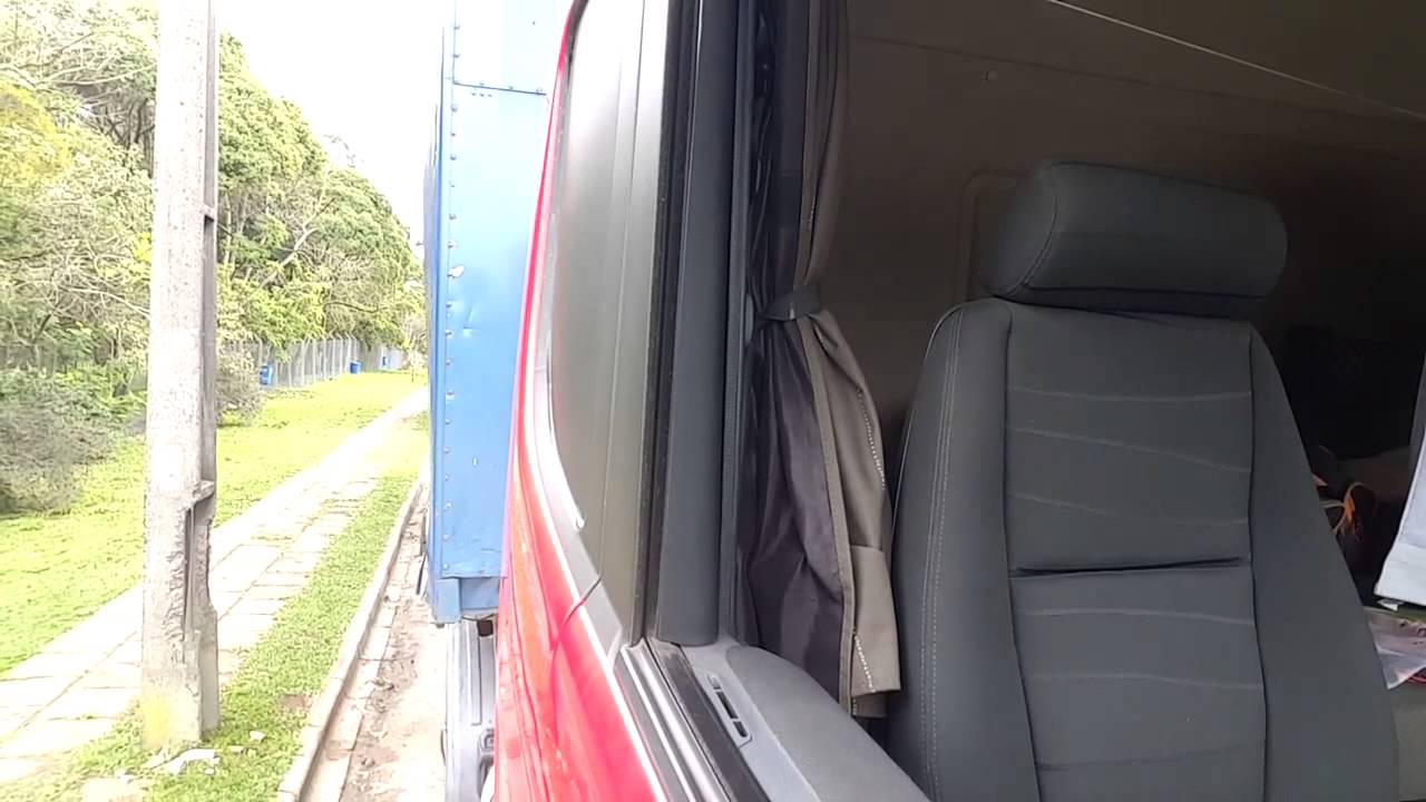 Como estacionar uma carreta 'sistema meia lua'