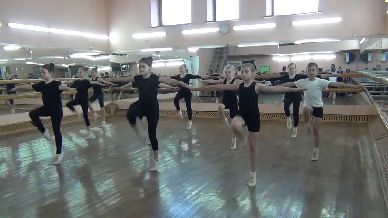 Разминка в народном танце