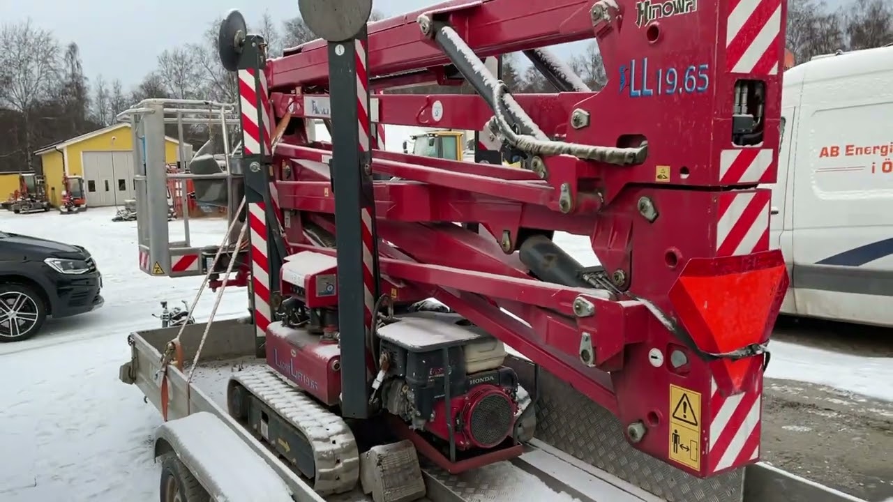 Köp Bandgående bomlift Hinowa Light lift 19,65 med biltrailer på Klaravik