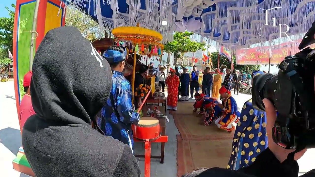 Top 1 đua thuyền Lý Sơn-Phần làm lễ tại Đình Làng An Vĩnh-Đua thuyền mùng 4 năm 2026